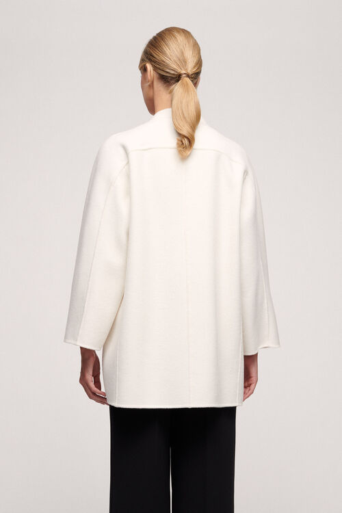 Vallas, cream, large image number 1