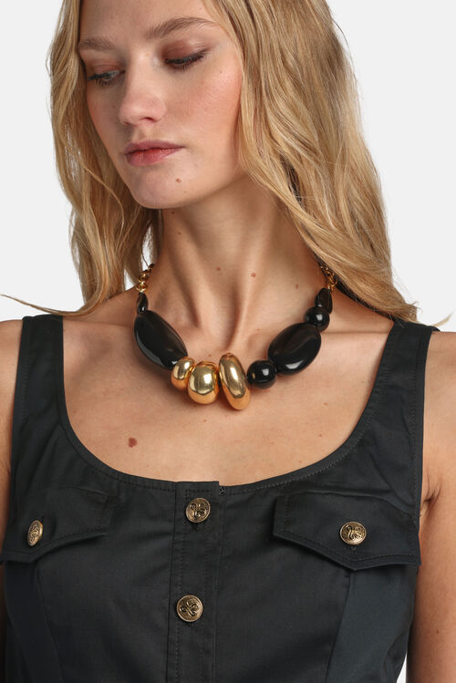 Nerine, black, large image number 1