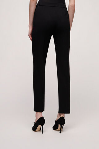 Ore, black, large image number 1