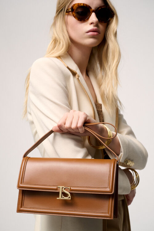 Iri, brown, large image number 1