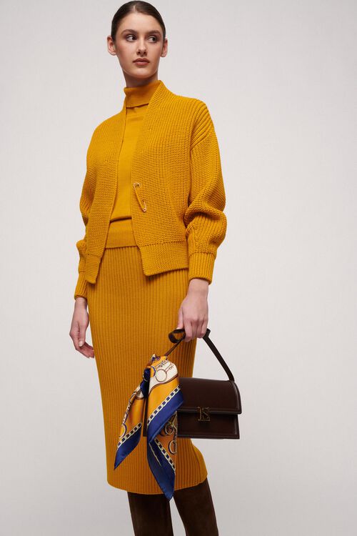 Manos, mustard, large image number 3