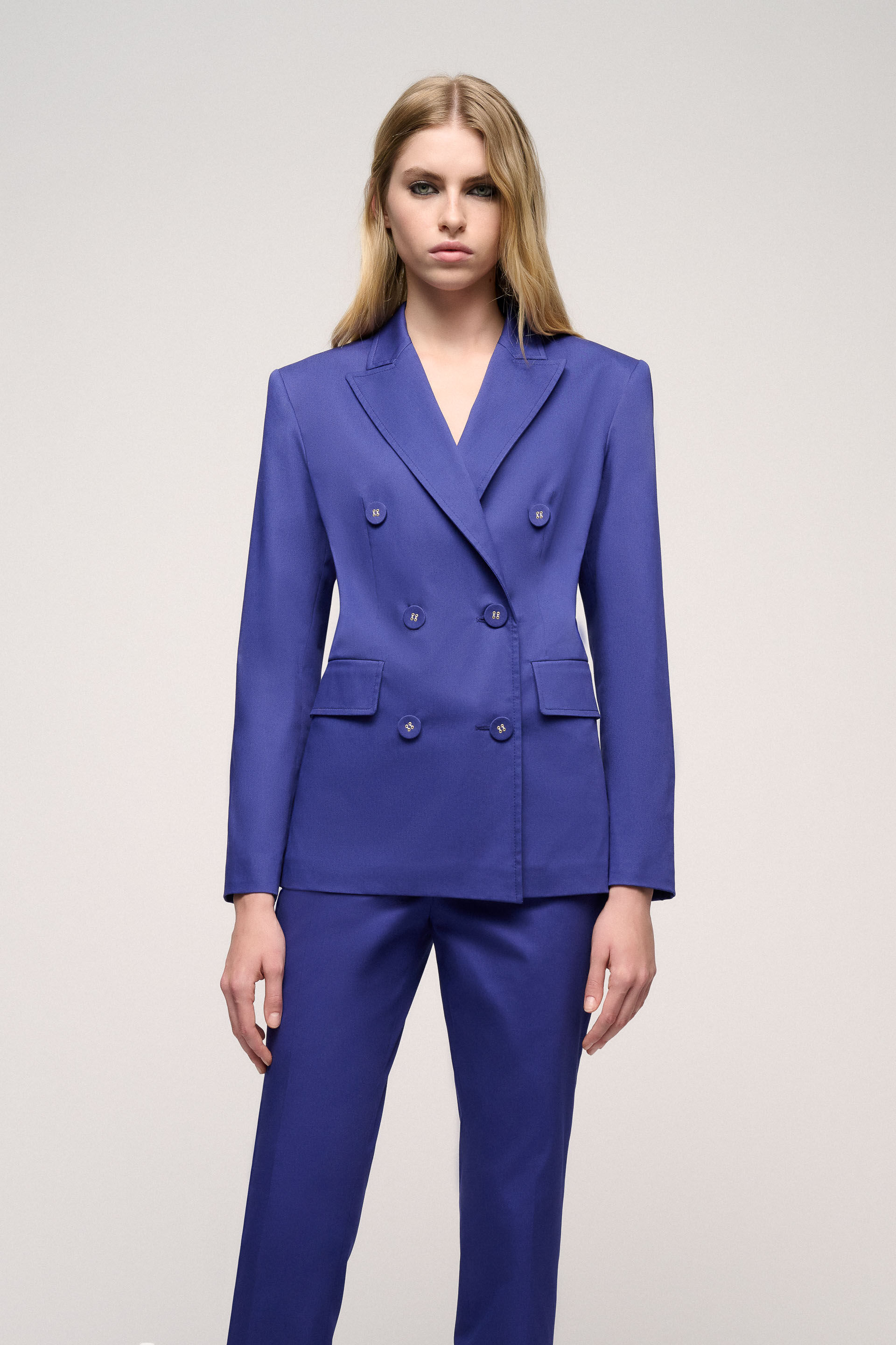 Blazer vs jacket womens 2025