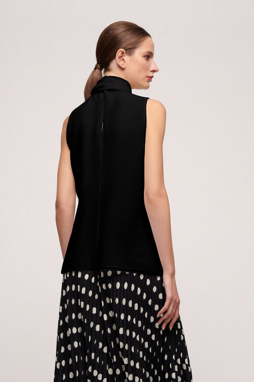 Benessere, black, large image number 1